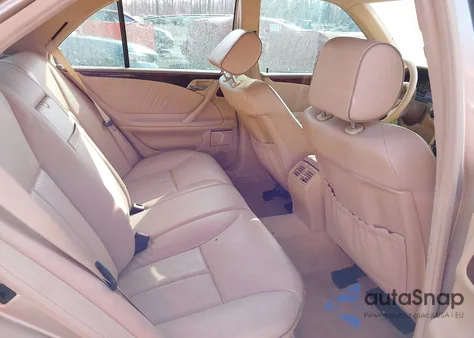 2000 Mercedes-Benz E 320 z USA, uszkodzony, nr VIN WDBJF65J7YB033597